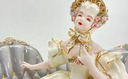 Florence Ceramics Victoria Love Seat Porcelain Figurine 7.5 in Tall Mantle Décor alternative image