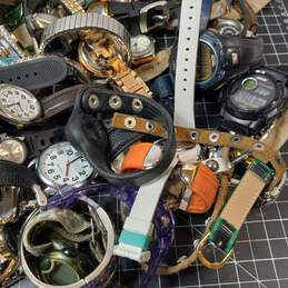 Bulk Lot of Assorted Watches – 6.10lbs. alternative image