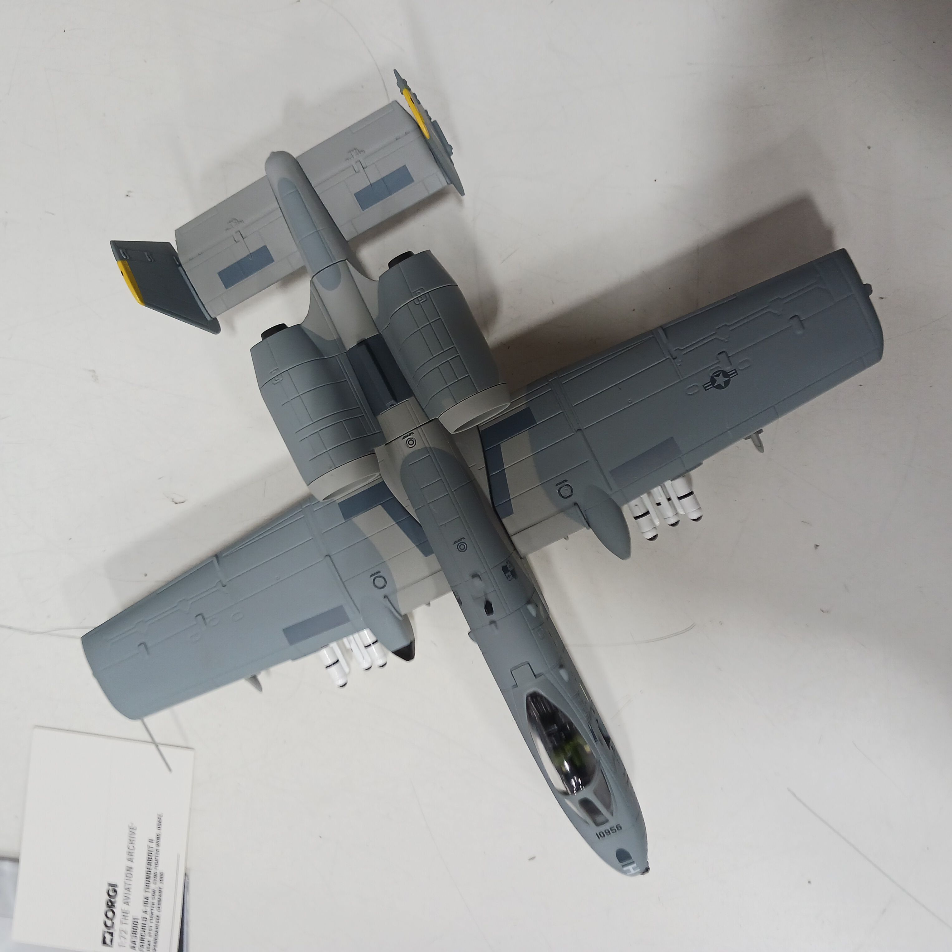 ガラスケー ヤフオク! - Corgi 1/72 A-10A Thunderbolt II サンダー