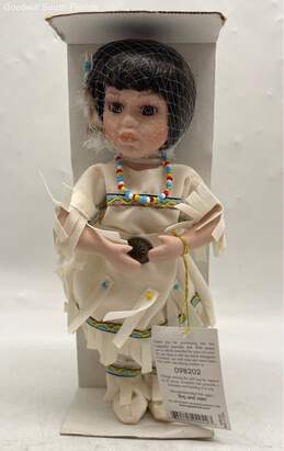 Geppeddo Collectible Porcelain Doll Girl Black Hair Model No. 09B202 With Tag alternative image