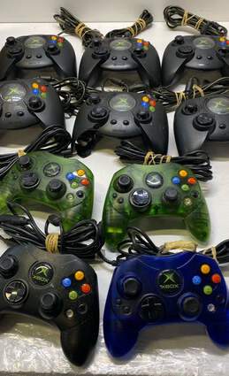 Microsoft Xbox controllers - Lot of 10, mixed color and style >>FOR PARTS<<