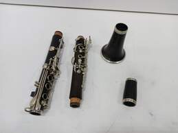 Yamaha Brown Wood Bb Clarinet In Case alternative image