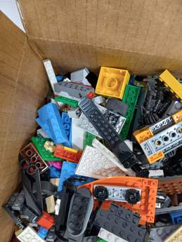 9 Lbs of Assorted Toy Building Blocks alternative image