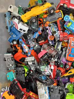 Bulk Lot of Assorted Toy Cars alternative image