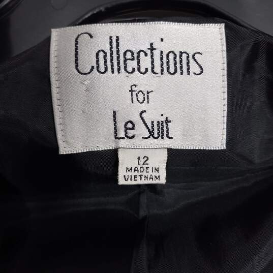 Collections for Le Suit Women's Black/White Pinstripe Pant Suit Size 12 image number 4