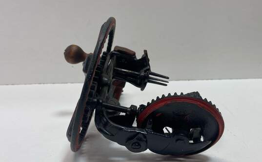 Vintage Mechanical Apple Peeler image number 2