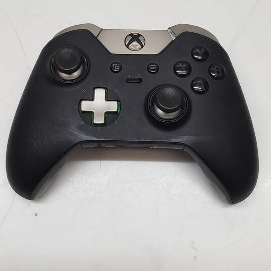 Xbox One Elite Wireless Controller Model 1698 w/ Case and Attachments Untested image number 4