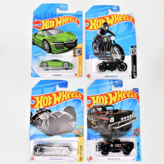 Lot of 64 Mattel Hot Wheels Modern Die Cast Toy Cars image number 2