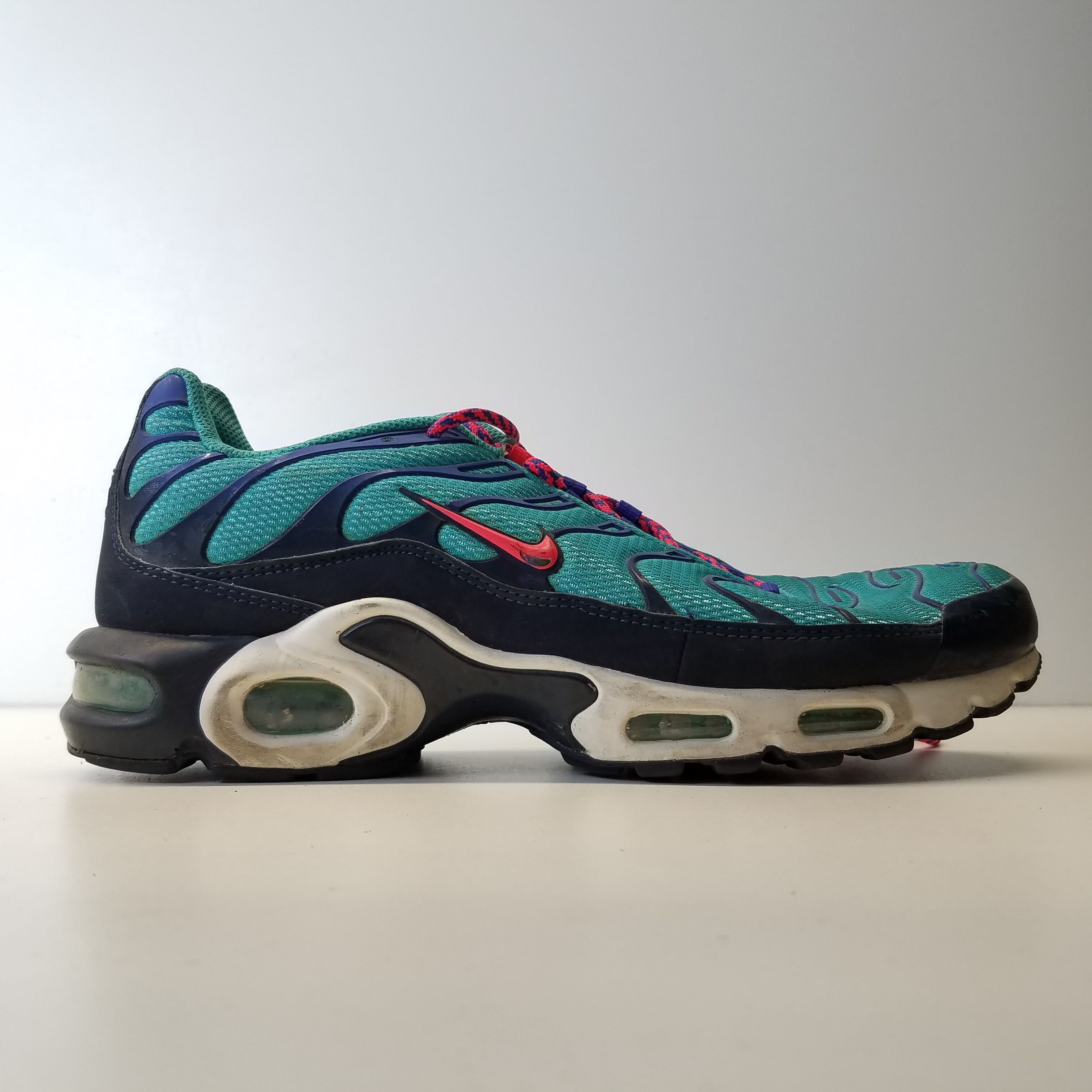 Buy the Nike Air Max Plus Discover Your Air Men Shoes Hyper Jade