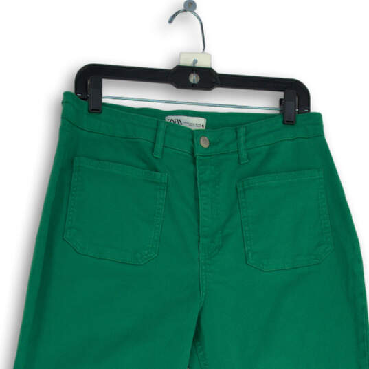 Womens Green Denim Medium Wash Patch Pocket Raw Hem Cropped Jeans Size 12 image number 3