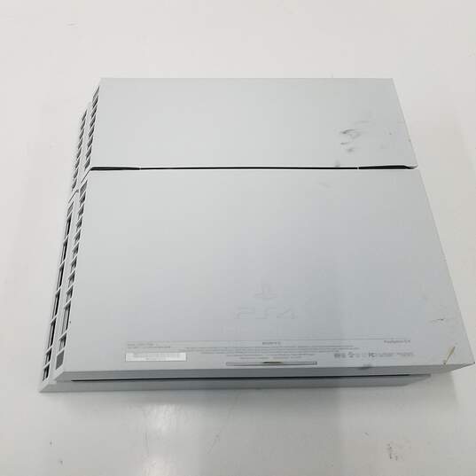 Sony PlayStation 4 CUH-1115A image number 2