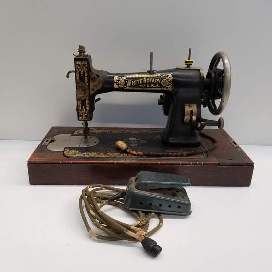 Vintage White Rotary Sewing Machine image number 2