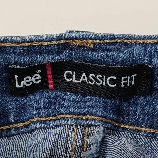 Buy the Lee Classic Fit Women's Capri Jeans Size 10