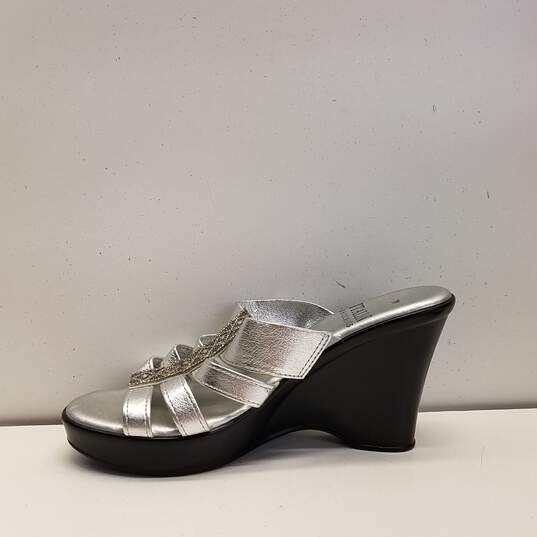 Italian Shoemakers Women Wedge Heels Silver Size 7M image number 2