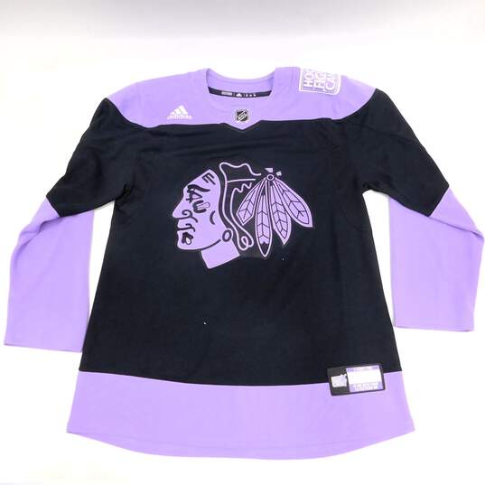 Chicago Blackhawks Hockey Fights Cancer Purple Black Hockey Jersey W/ Tags Sz 46 image number 1