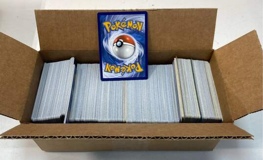 Assorted Pokémon TCG Common, Uncommon and Rare Trading Cards (600 Plus Cards) image number 1