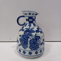 Made in China Blue & White Grape Pattern Decorative Porcelain Pitcher