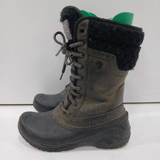 Women's Black The North Face Boots Size 6 image number 1