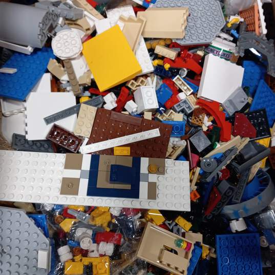 8.5lbs Lot of Assorted Lego Building Bricks image number 1