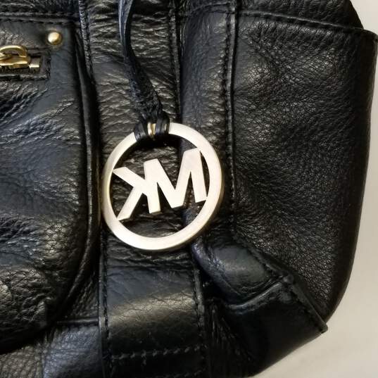 Buy the Michael Kors Austin Black Pebbled Leather Medium Shoulder Satchel  Tote Bag Handbag | GoodwillFinds