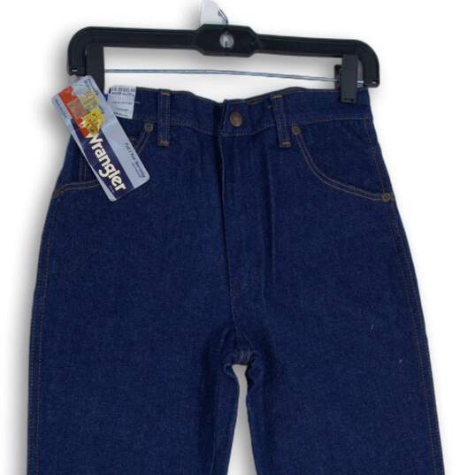 NWT Wrangler Womens Blue Denim Dark Wash 5-Pocket Design Straight Jeans Size 16R image number 3