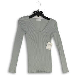 NWT Womens Gray Knitted Long Sleeve V-Neck Pullover Sweater Size Small
