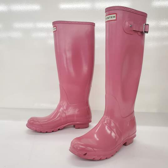 Hunter Women's Original Tall Pink Rubber Rain Boots Size 8 image number 1