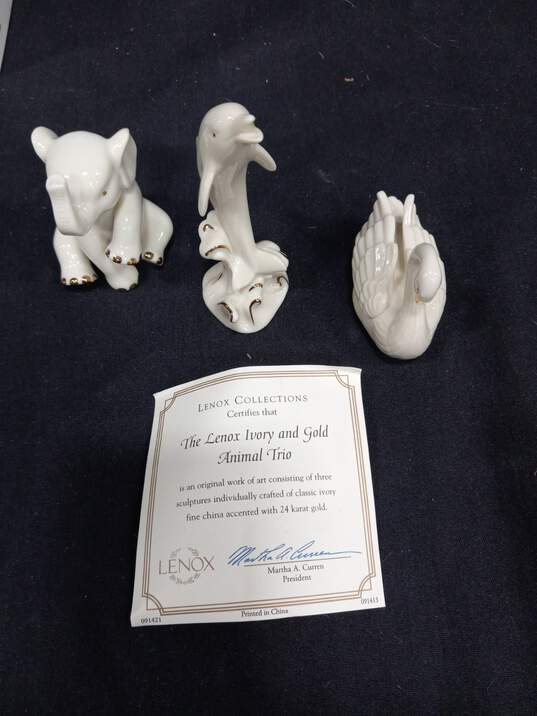 Set Of 4 Lenox Ivory & Gold Porcelain Figurines image number 6