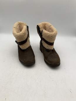 UGG women 8 Green & Tan boots