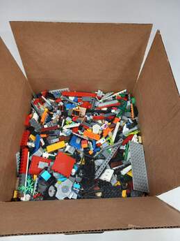 Box Of 8lbs of Assorted Building Blocks