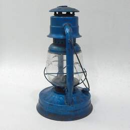 Vintage Dietz Blue No.2 D-LITE Kerosene Lantern Lamp Globe NY USA alternative image