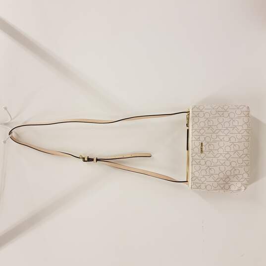 golf boot Beschaven Buy the Calvin Klein White Crossbody Bag | GoodwillFinds