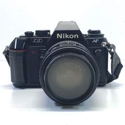 Nikon N2020 AF 35mm SLR Camera with 35-105mm 1:3.5-4.5 Lens & Flash alternative image