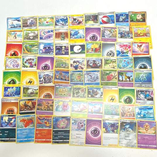 Assorted Pokémon TCG Common, Uncommon and Rare Trading Cards (600 Plus Cards) image number 2