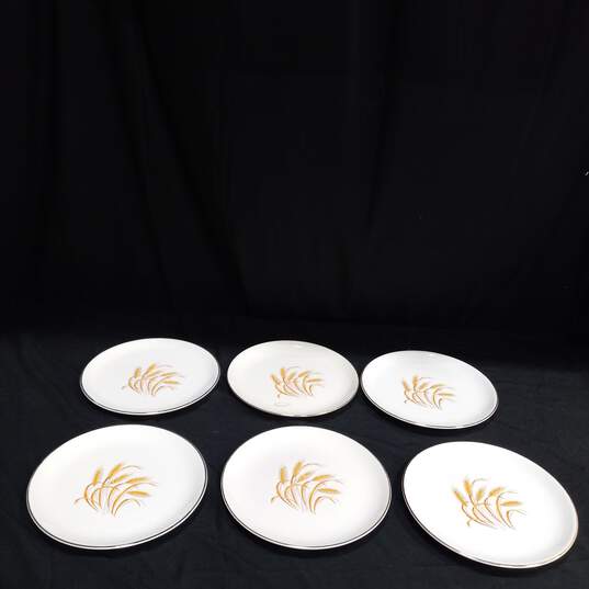 Bundle of 13 Homer Laughlin Golden Wheat White Ceramic Plates w/Gold Tone Trim image number 5