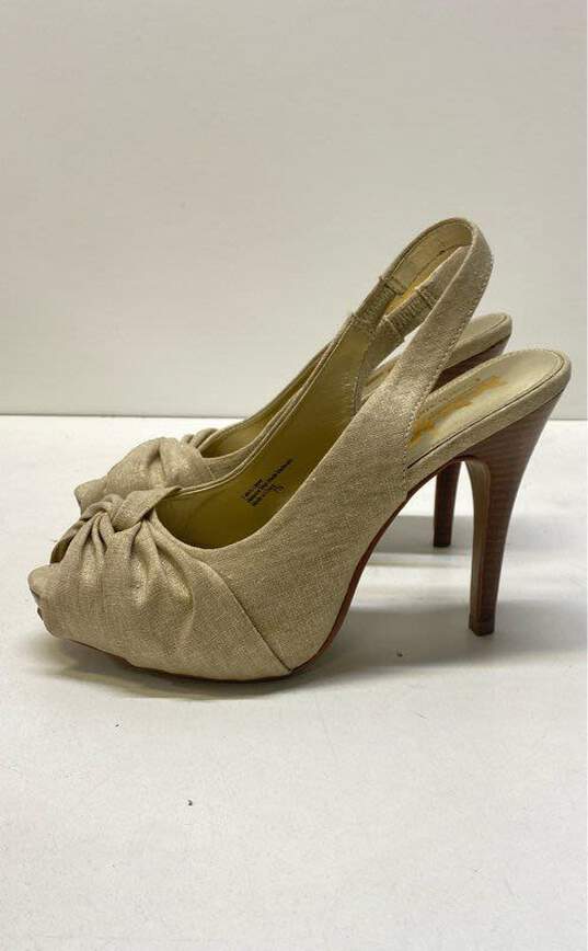 Coach and Four Tan Fabric Slingback Pump Heels Shoes Size 7.5 B image number 2