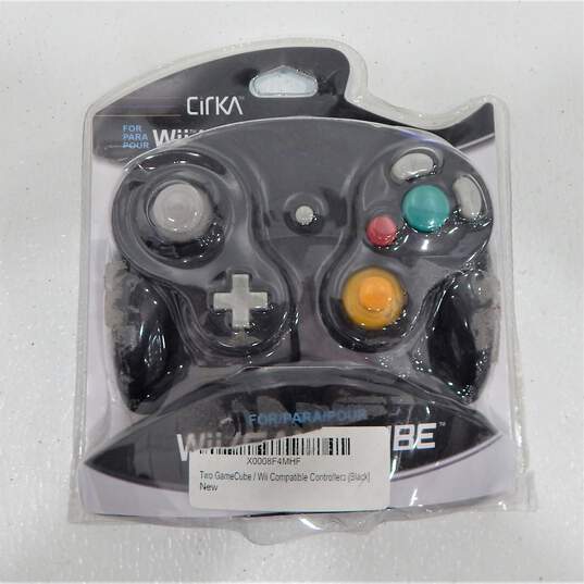 8 ct. Nintendo GameCube Controllers image number 2