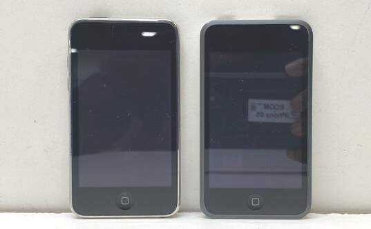 Apple iPod Touch (A1213 & A1288) - Lot of 2 image number 1