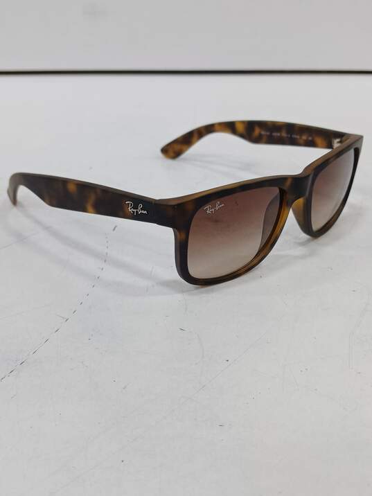 Ray-Ban RB4165 Men's Justin Tortoise Brown Gradient Lens  Sunglasses image number 3