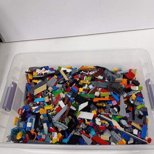 7.5lb Bulk of Assorted Lego Building Blocks, Pieces and Bricks image number 3