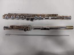 Armstrong Silver Tone Flute w/Matching Hard Black Case alternative image