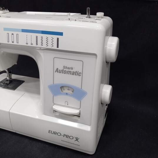 Euro-Pro Model 8260 Sewing Machine image number 4