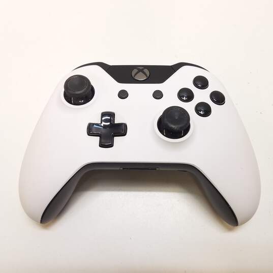 Microsoft Xbox One controller - Scuf One 2-panel - Black & White image number 1
