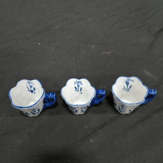 8-Piece Blue and White Porcelain Cup and Saucer China Set image number 8