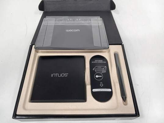 Wacom Intuos Pen & Touch Tablet CTH-490 image number 3