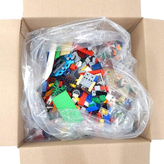 11.8 lbs. Mixed LEGO Bulk Box image number 3