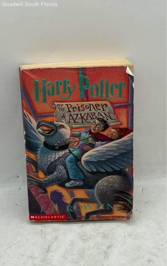 Harry Potter And The Prisoner Of Azkaban Paperback Book image number 1