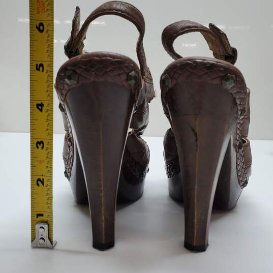 FRYE Dara Campus Stitch Brown Leather Heels Sz 6M image number 4