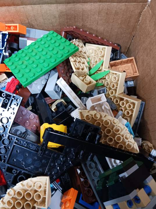 Lot of 6.5lbs of Assorted Building Blocks image number 3