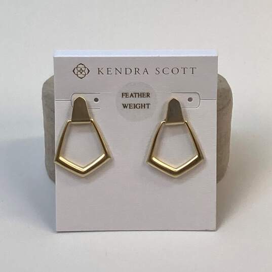 Designer Kendra Scott Gold Tone Paxton Hoop Fashionable Drop Earrings image number 1